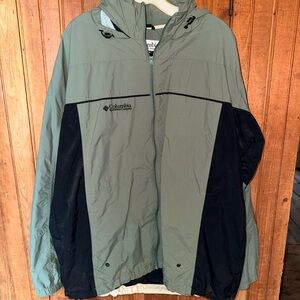Columbia Hooded Windbreaker Jacket - Sage Green & Black
